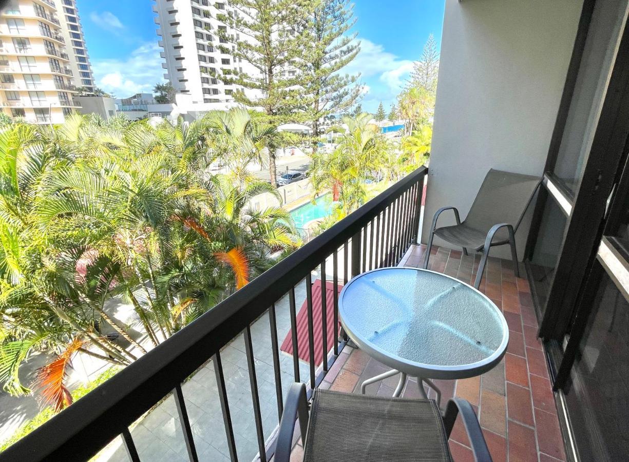 Surfers Paradise- Meters From The Beach! Gold Coast Exterior photo