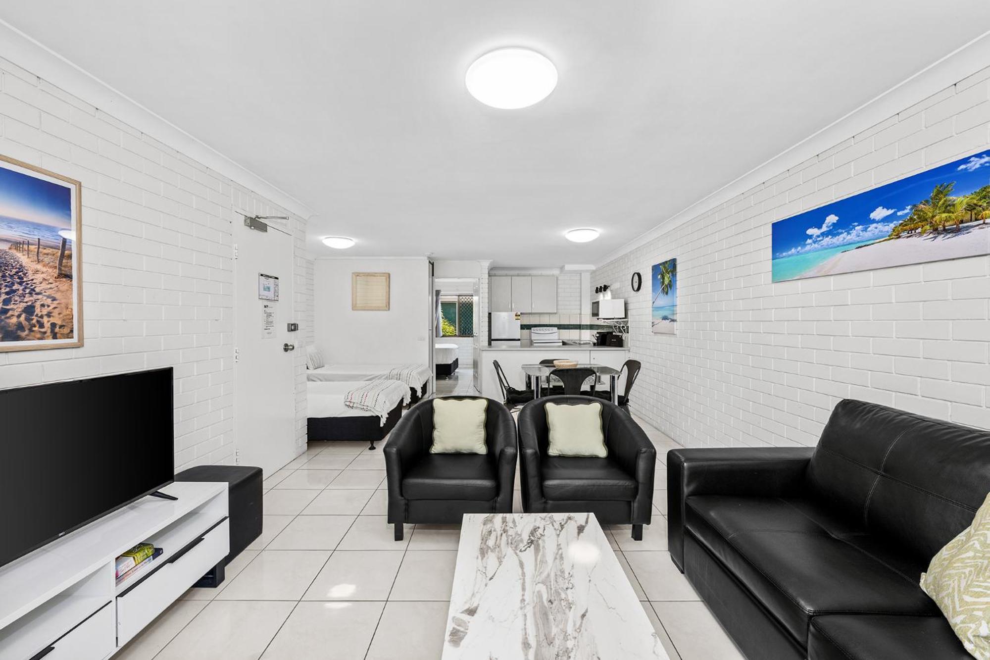 Surfers Paradise- Meters From The Beach! Gold Coast Exterior photo