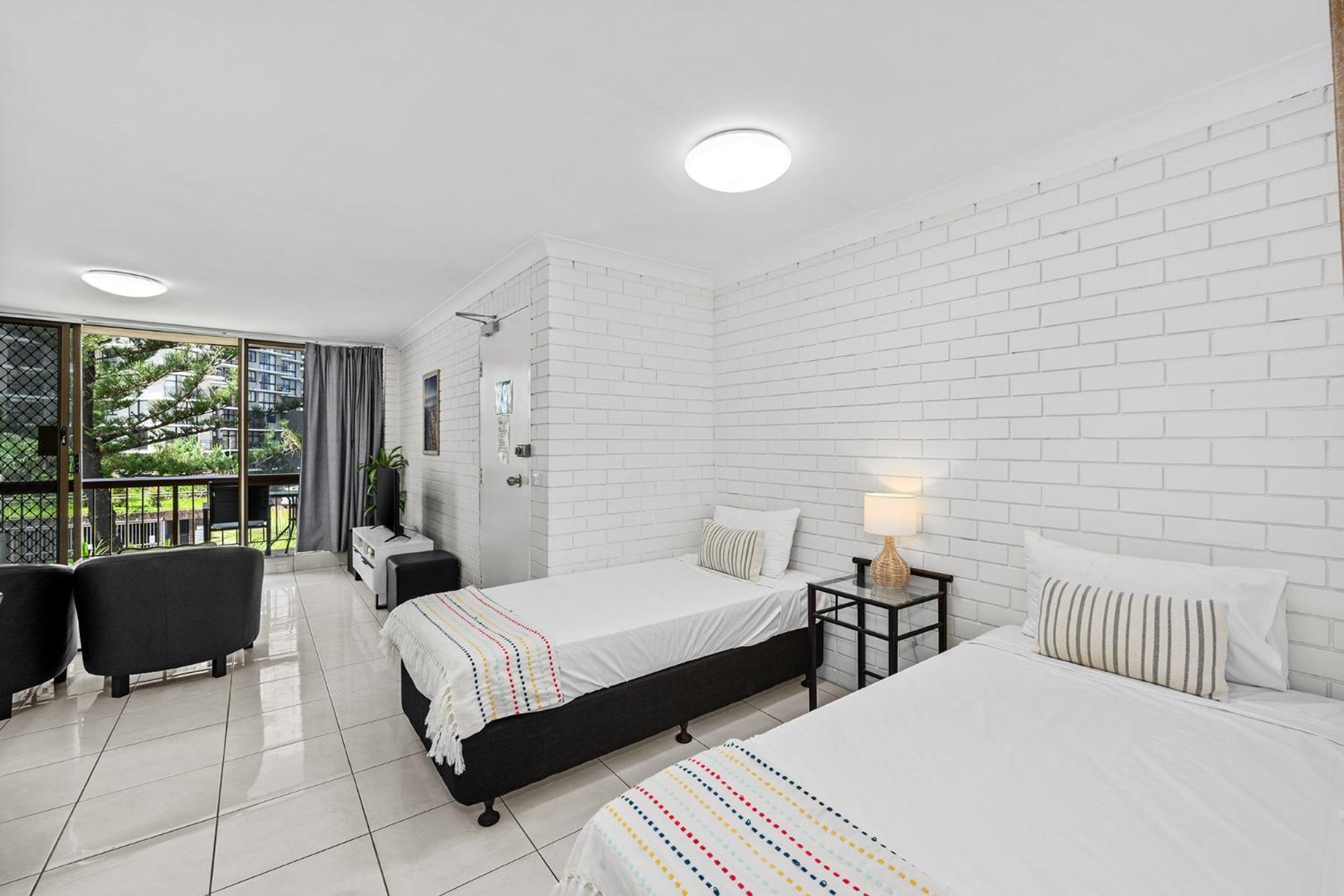 Surfers Paradise- Meters From The Beach! Gold Coast Exterior photo