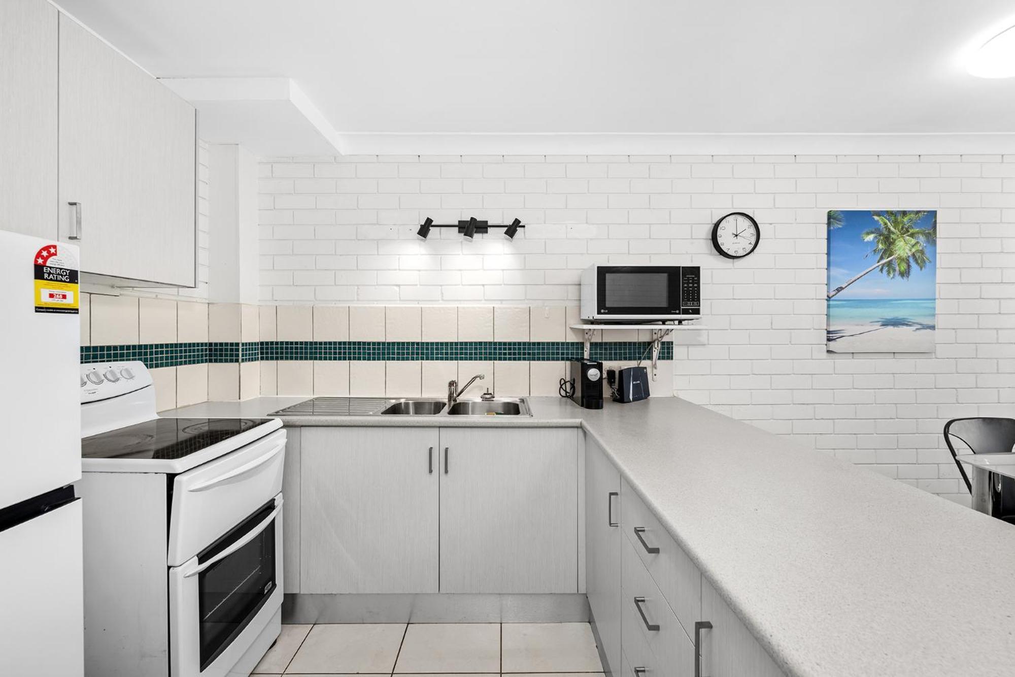 Surfers Paradise- Meters From The Beach! Gold Coast Exterior photo