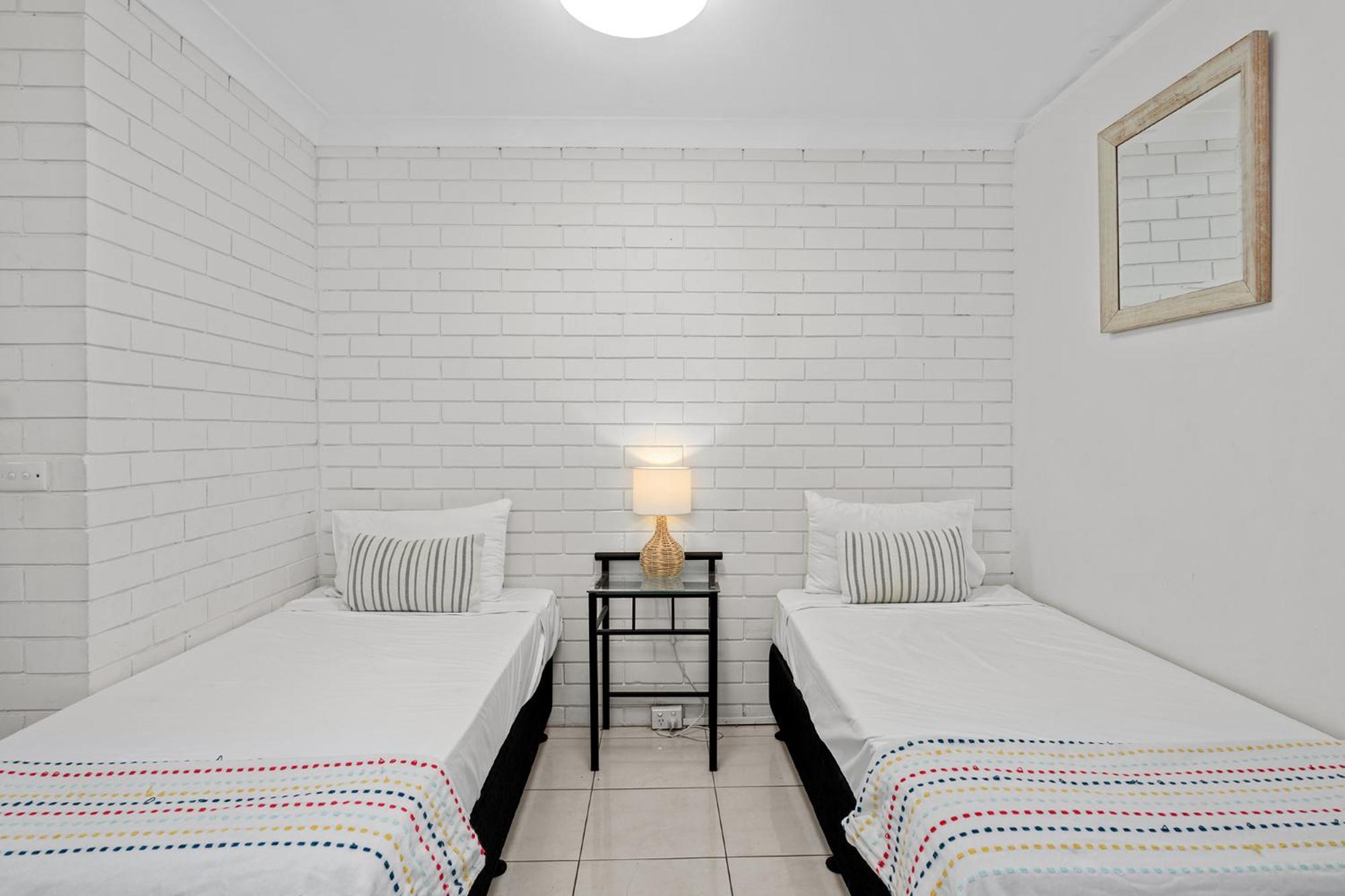 Surfers Paradise- Meters From The Beach! Gold Coast Exterior photo