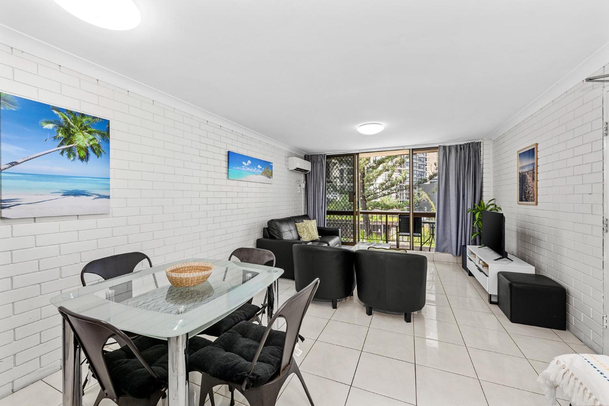 Surfers Paradise- Meters From The Beach! Gold Coast Exterior photo